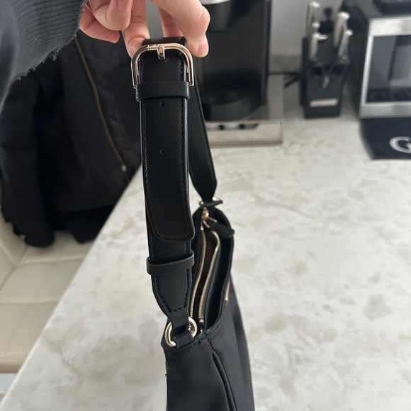 Guess Black Shoulder Bag - Picture 4 of 12